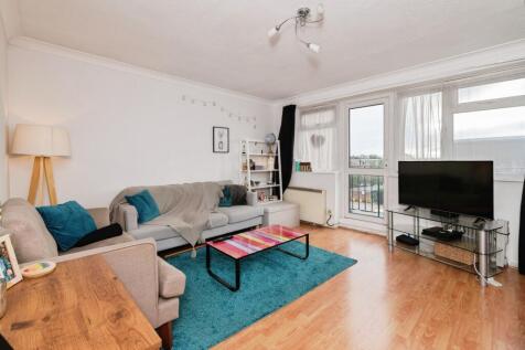 Victor Close, Hornchurch, RM12