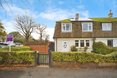 North Hill Green, Romford, RM3