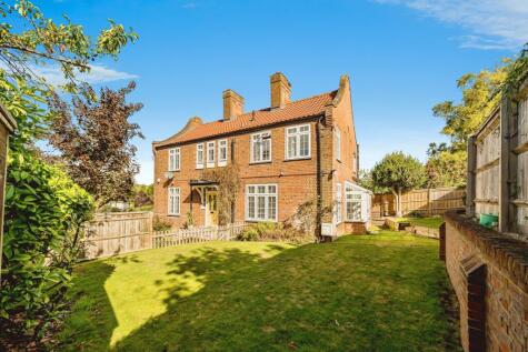 Hampden Road, High Wycombe, HP13