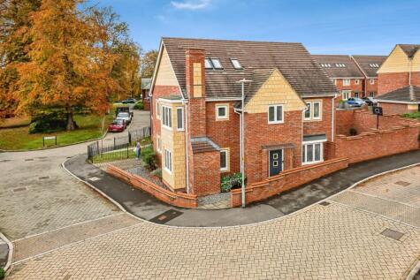 Trinity Circle, High Wycombe, HP11