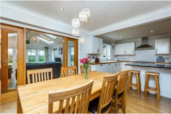 Kitchen/Dining Room