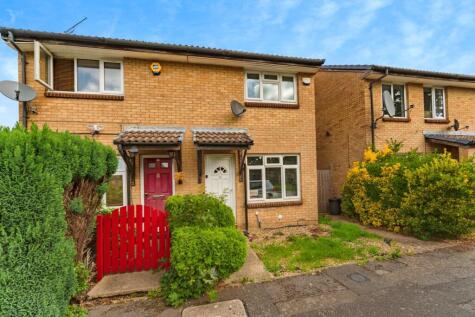 Alba Close, Hayes, UB4