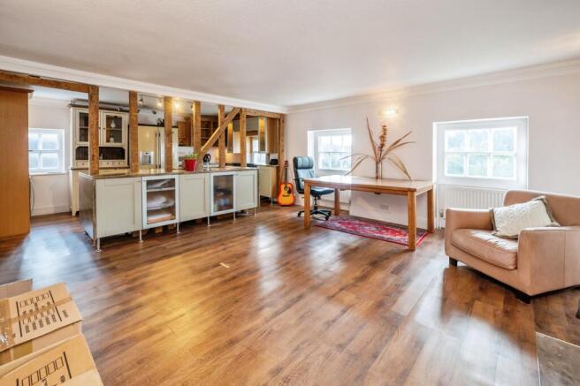 Lounge / Kitchen