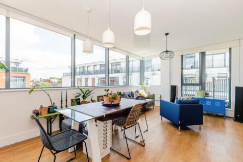 Guildford Street, Chertsey, KT16