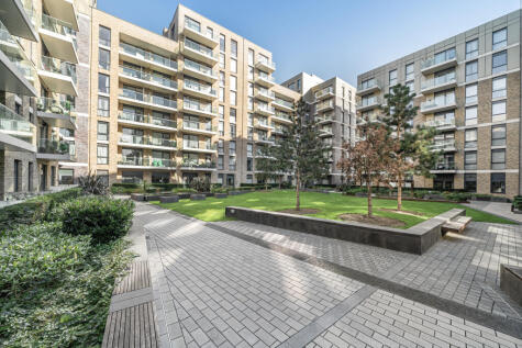 Queenshurst Square, Kingston upon Thames, KT2