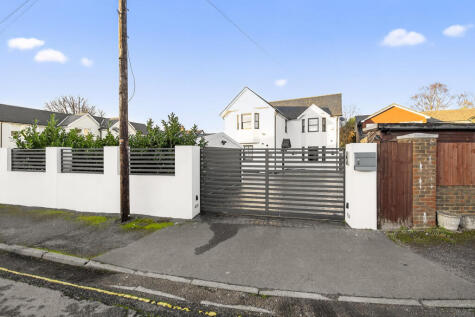 Brier Lea, Lower Kingswood, Tadworth, KT20