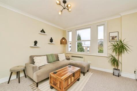 Uxbridge Road, Kingston upon Thames, KT1