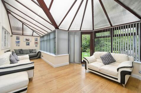 Ward Close, Warrington, WA5