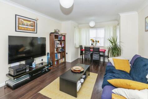 Sir Robert Mews, Slough, SL3