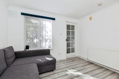 Braemar Gardens, Slough, SL1