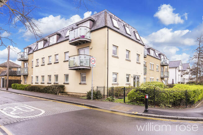 2 bedroom apartment  for sale Woodford Wells