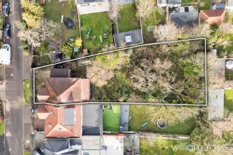 Hillington Gardens, Woodford Green