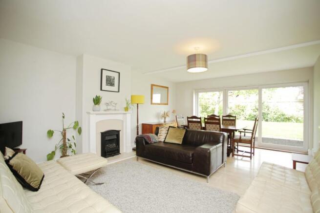 Lounge/Dining Room