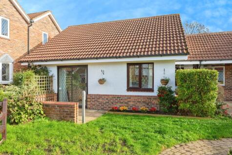 The Hawthorns, Lutterworth, LE17