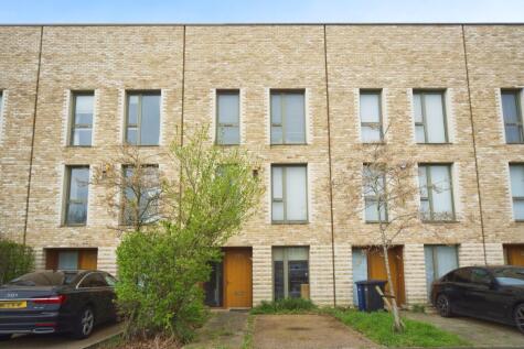 Kings Drive, Edgware, HA8