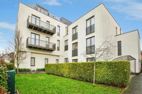 2 Roxborough Avenue, Harrow, HA1