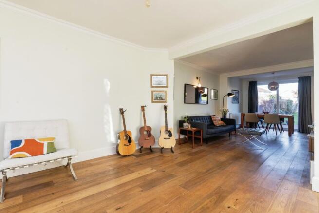 Lounge/Dining Room