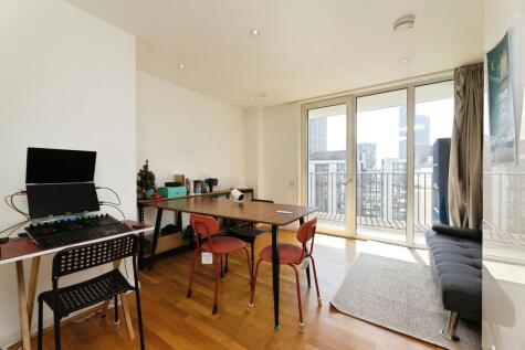 23 Logan Close, London, E20