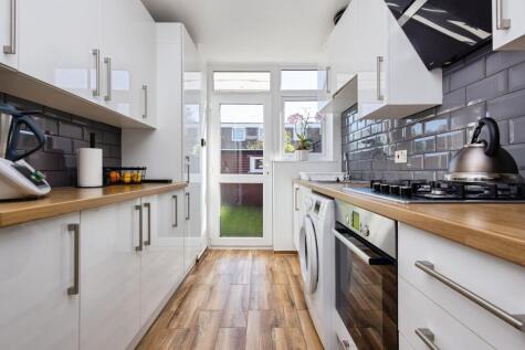 Chaucer Road, Farnborough, GU14