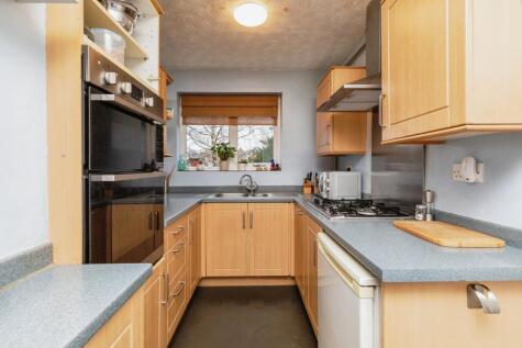 Pinewood Way - North Colerne, Chippenham, SN14