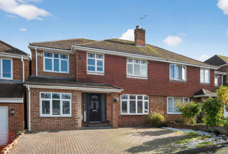Buckingham Road - Lawn, Swindon, SN3