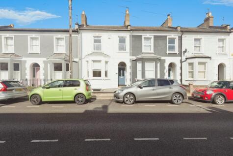 Leighton Road, Cheltenham, GL52