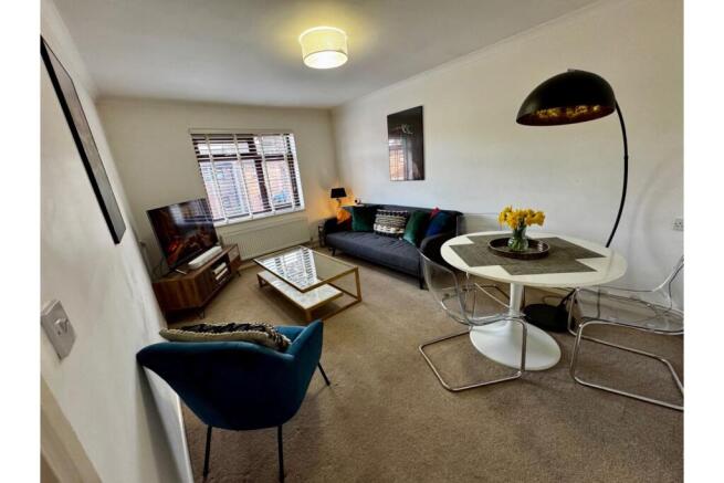 Lounge/Dining Room