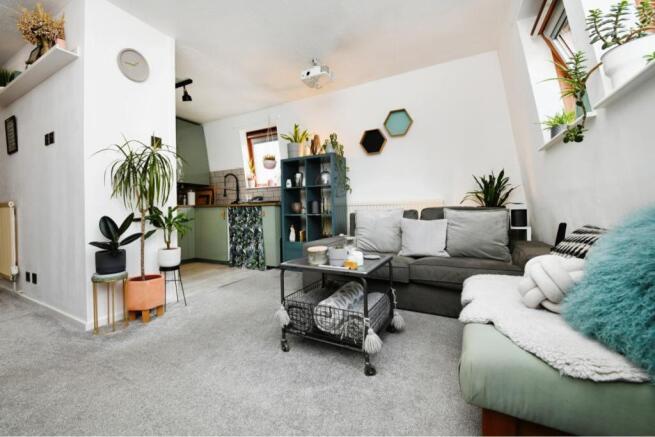 Lounge / Kitchen