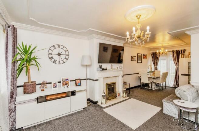 Lounge/Dining Room
