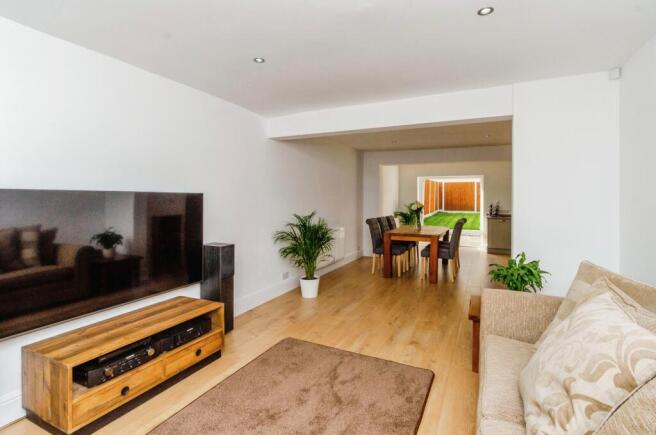 Lounge/Dining Room