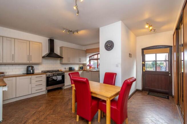 Kitchen/Dining Room