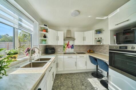 Letchworth Avenue, Feltham, TW14