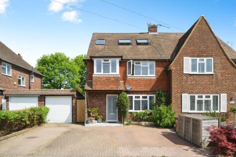 Petts Lane, Shepperton, TW17