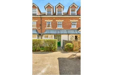 Bowater Gardens, Sunbury-on-Thames, TW16