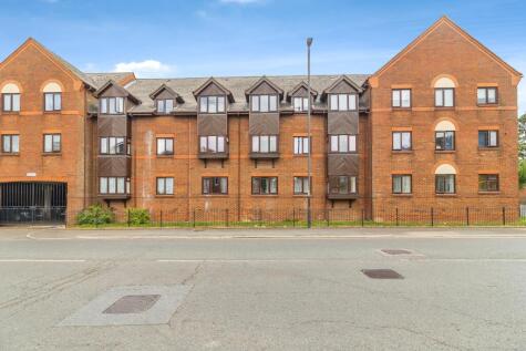 High Street North, Dunstable, LU6