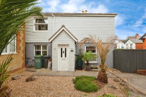 High Street, Wootton Bridge, Ryde, PO33