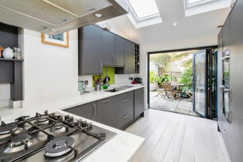 Manners Road, Southsea, PO4