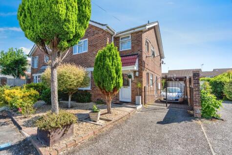 Marlborough Close, Chichester, PO19