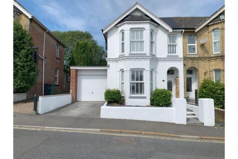 St. Johns Road, Shanklin, PO37