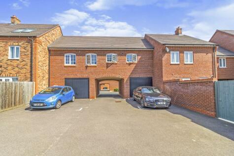 Bedford - 2 bedroom coach house for sale