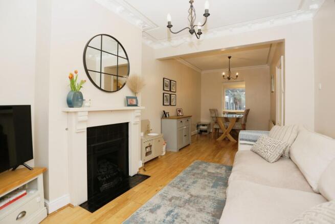 Lounge/Dining Room