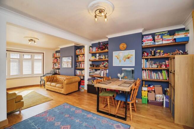 Lounge/Dining Room