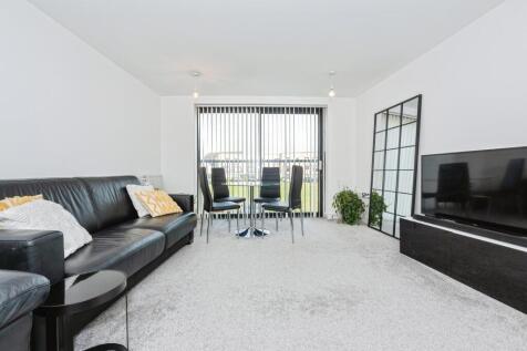 5 Southfields Green, Gravesend, DA11