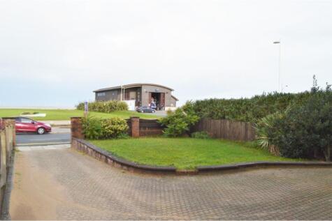 North Parade, Wirral, CH47