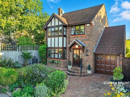 Fairview Road, Chigwell, IG7