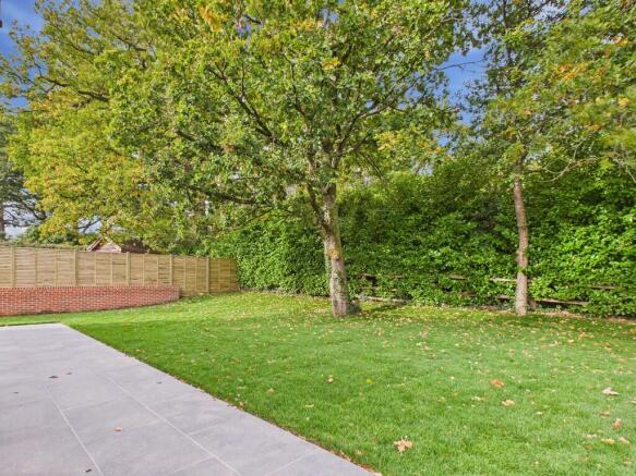 CAM05068G0-PR0057...