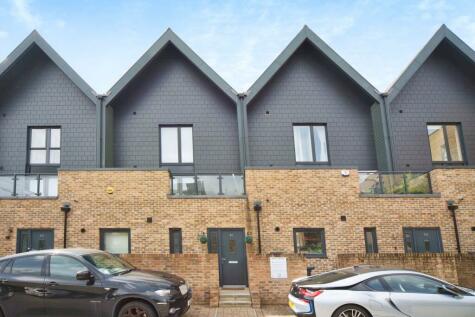 Waltham Abbey - 4 bedroom town house for sale