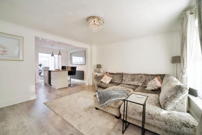 Lounge / Kitchen