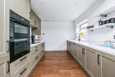 Lime Tree Road, Nottingham, NG15