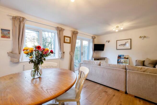 Lounge/Dining Room